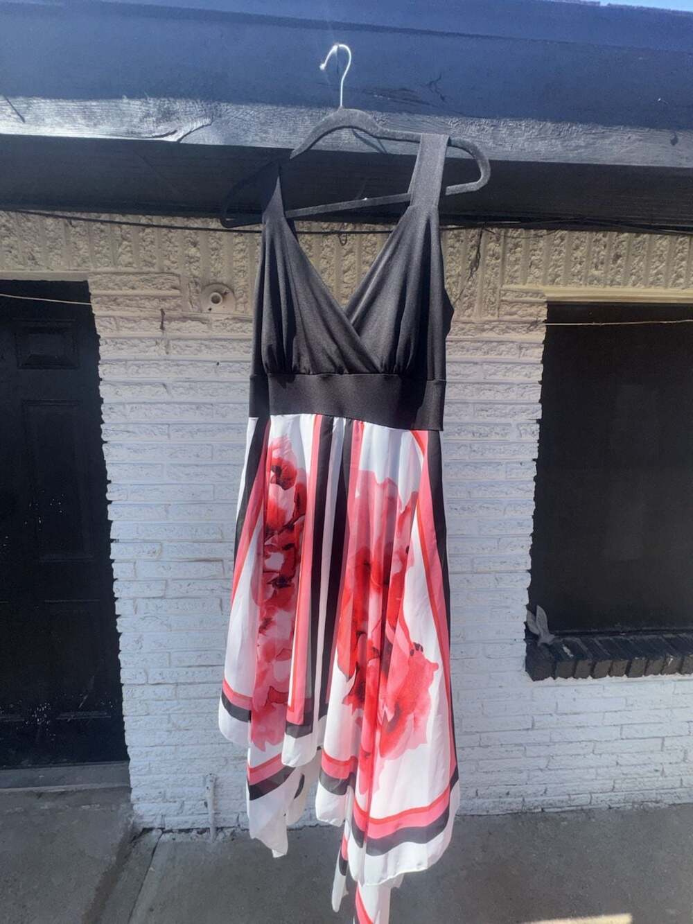 Fresh of LA Sleeveless V-Neck Floral Print Handkerchief Hem Dress, Size 1X